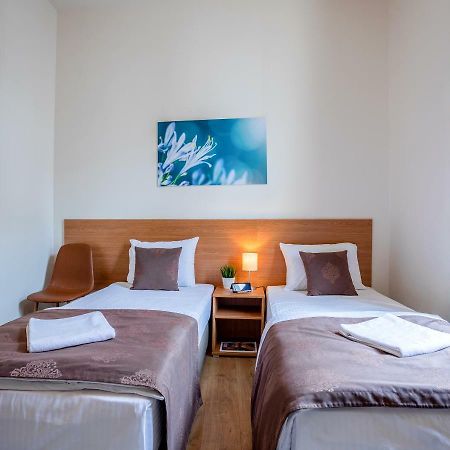 Booking En Suite Beograd Eksteriør billede
