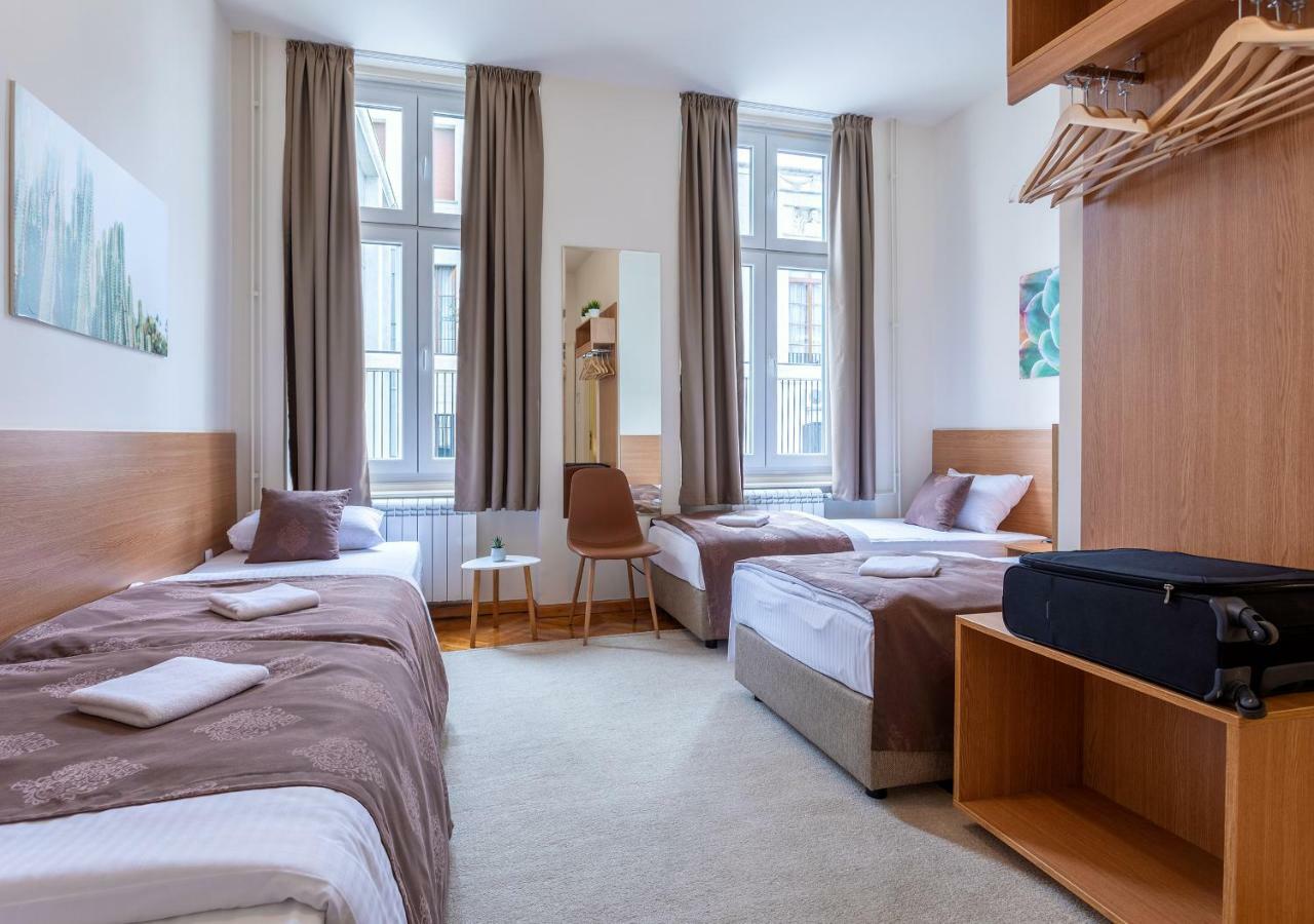 Booking En Suite Beograd Eksteriør billede