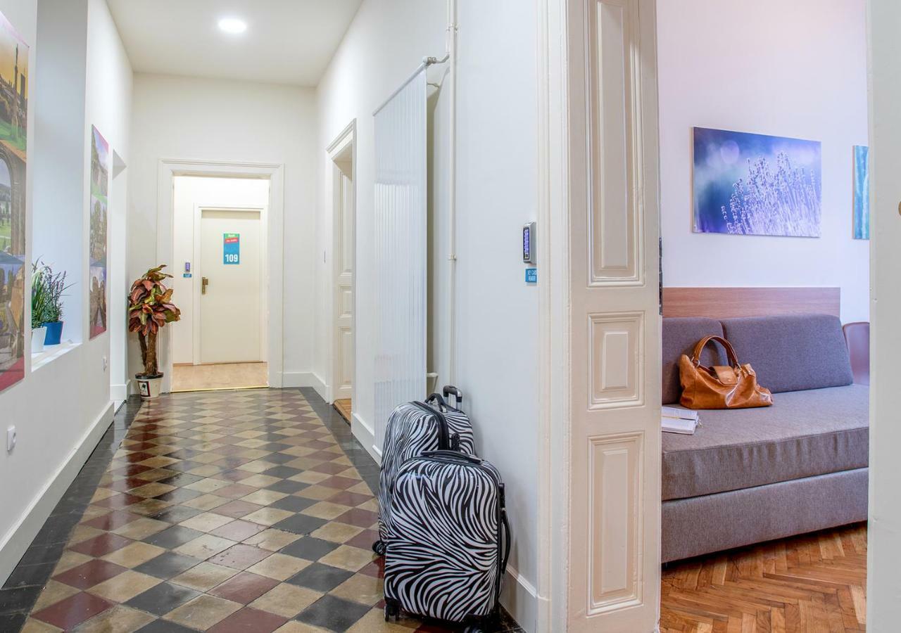 Booking En Suite Beograd Eksteriør billede