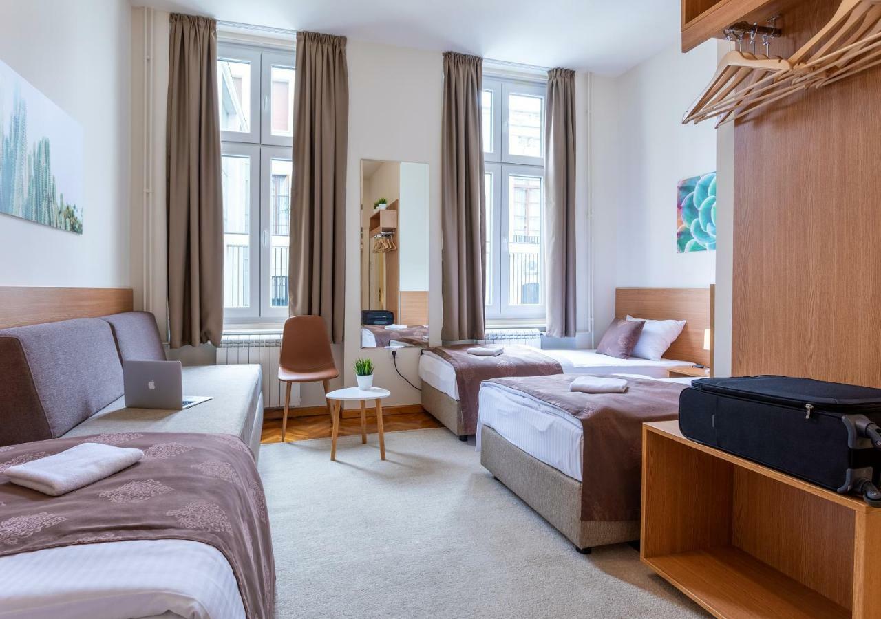 Booking En Suite Beograd Eksteriør billede