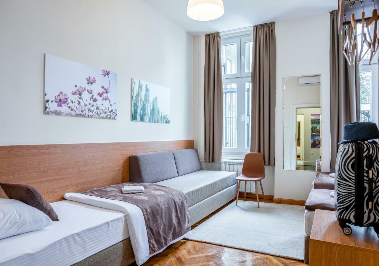 Booking En Suite Beograd Eksteriør billede