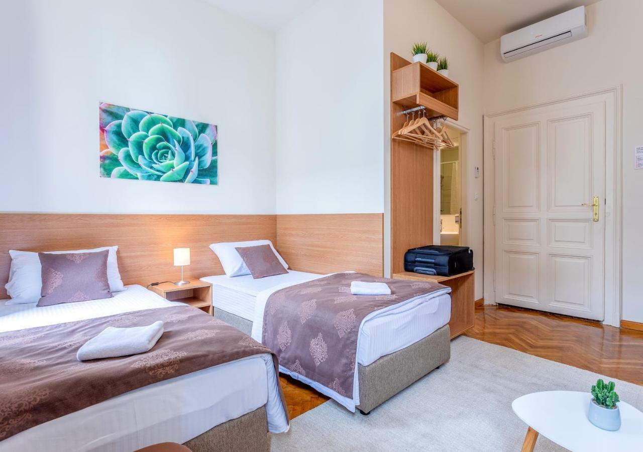Booking En Suite Beograd Eksteriør billede